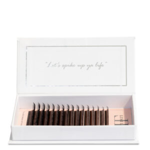 Fluffy Spike lash extensions